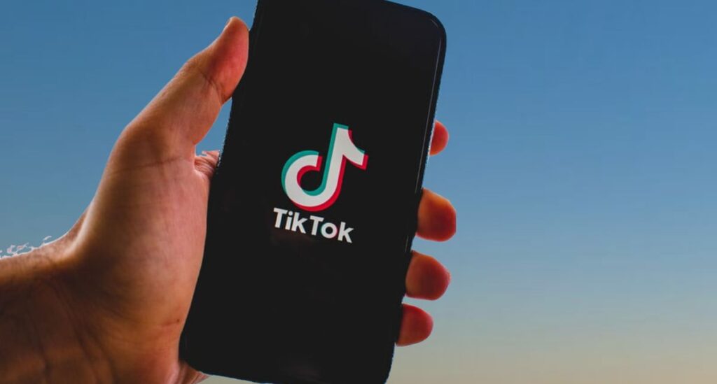 How to Create Hot or Not Composite Images on Tik Tok: The Ultimate Guide 