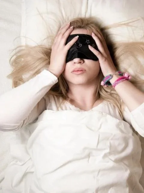 What Happens When You Sleep High? Benefits & Risks