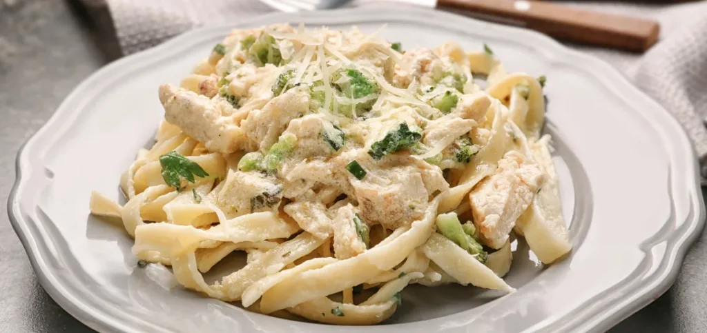 How to Make Chicken Alfredo