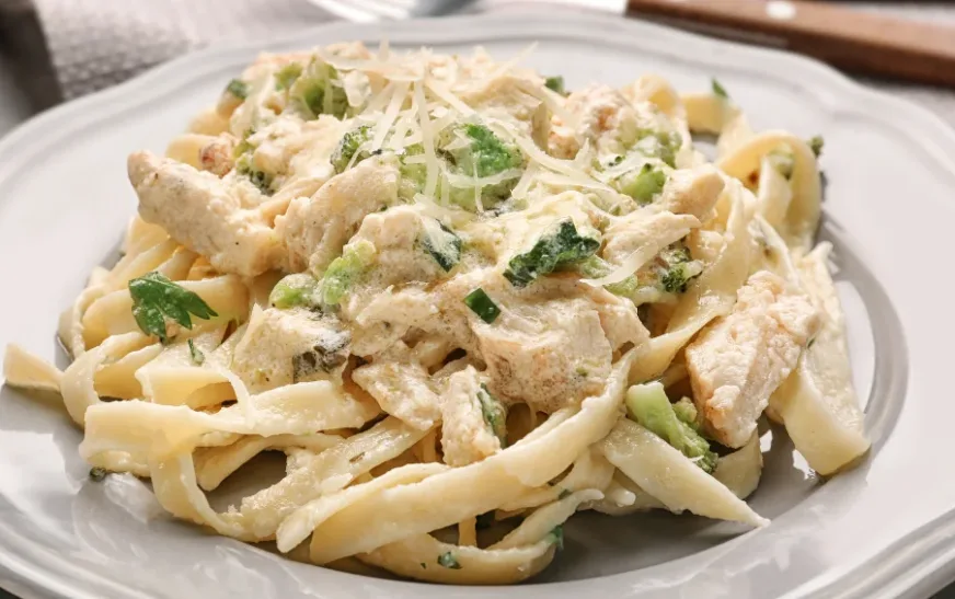 How to Make Chicken Alfredo