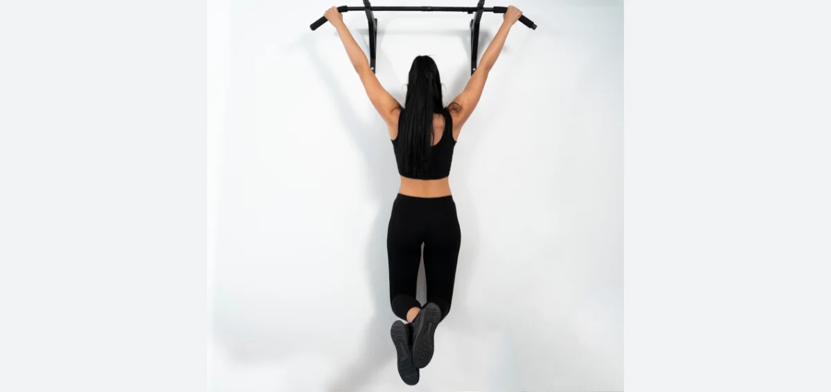 Strengthen Your Lats: 10 Must-Do Vertical Pull Exercises