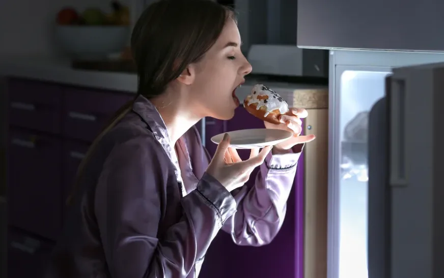 Best & Worst Late Night Snacks: What to Eat or Skip