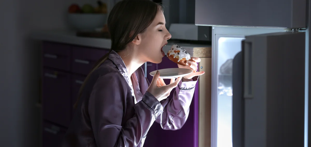 Best & Worst Late Night Snacks: What to Eat or Skip
