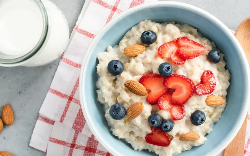 High Protein Oatmeal: 14 Tasty Recipes to Start Your Day