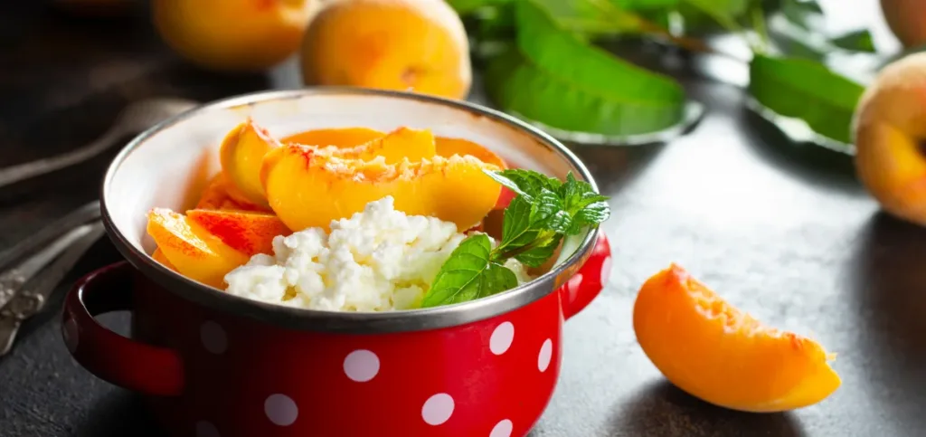 Cottage Cheese And Sliced Peach Bowl